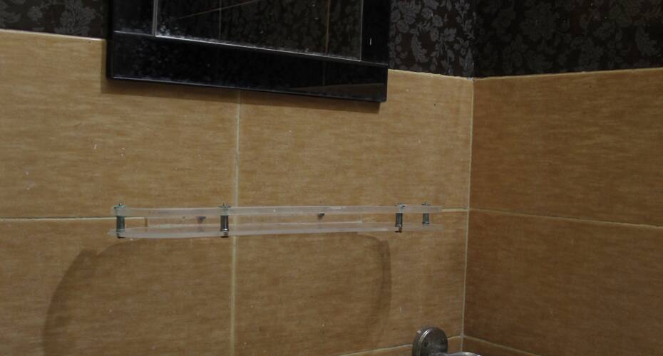 Hotel Shree Radhika, Moradabad 4